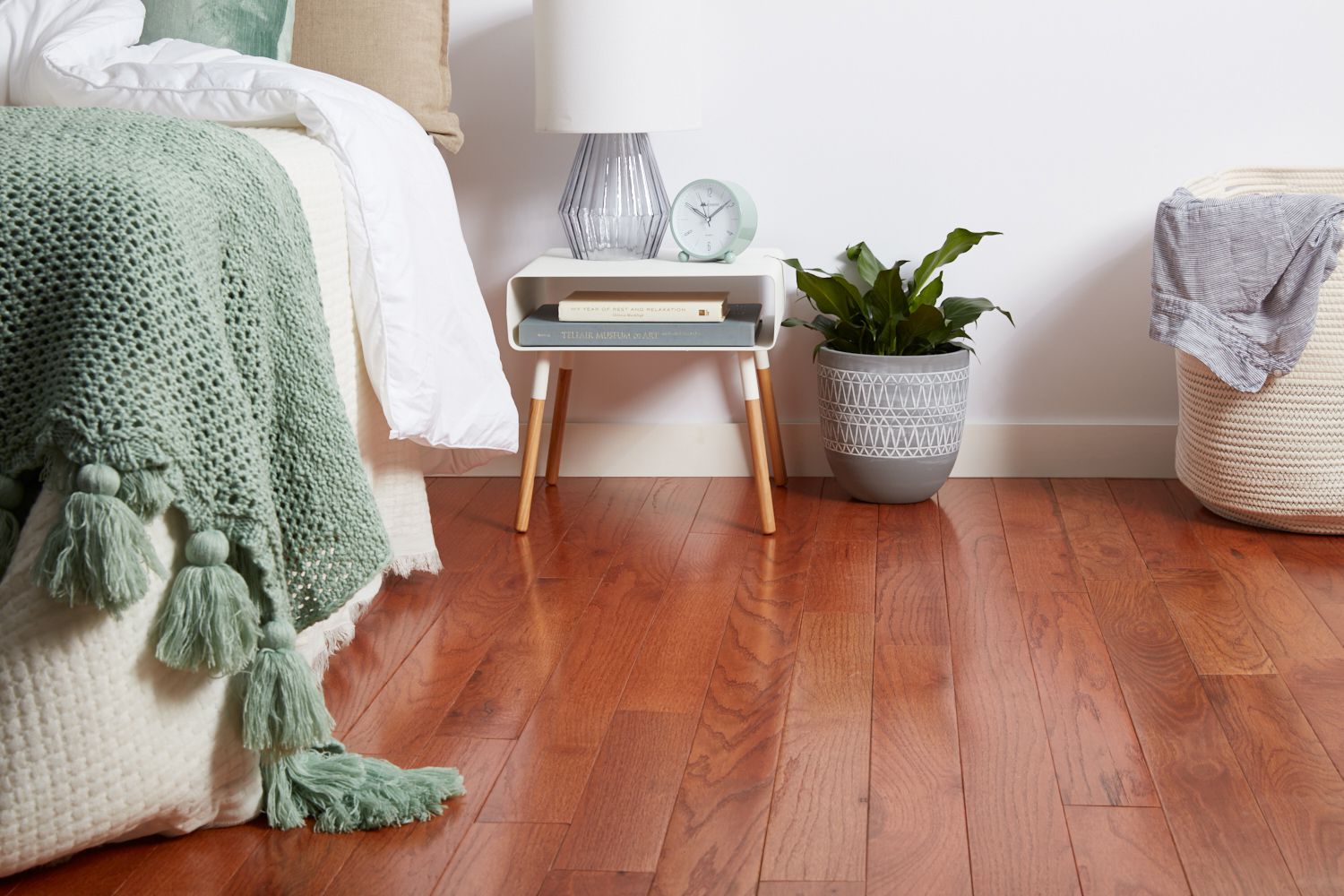 Tại sao nên lựa chọn sàn gỗ tự nhiên thay vì sàn gỗ công nghiệp